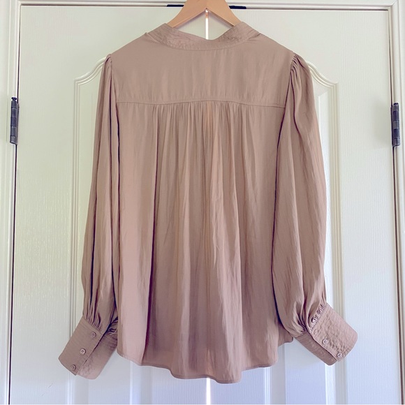 Banana Republic | Balloon Sleeve Button Down Blouse - Picture 2 of 7